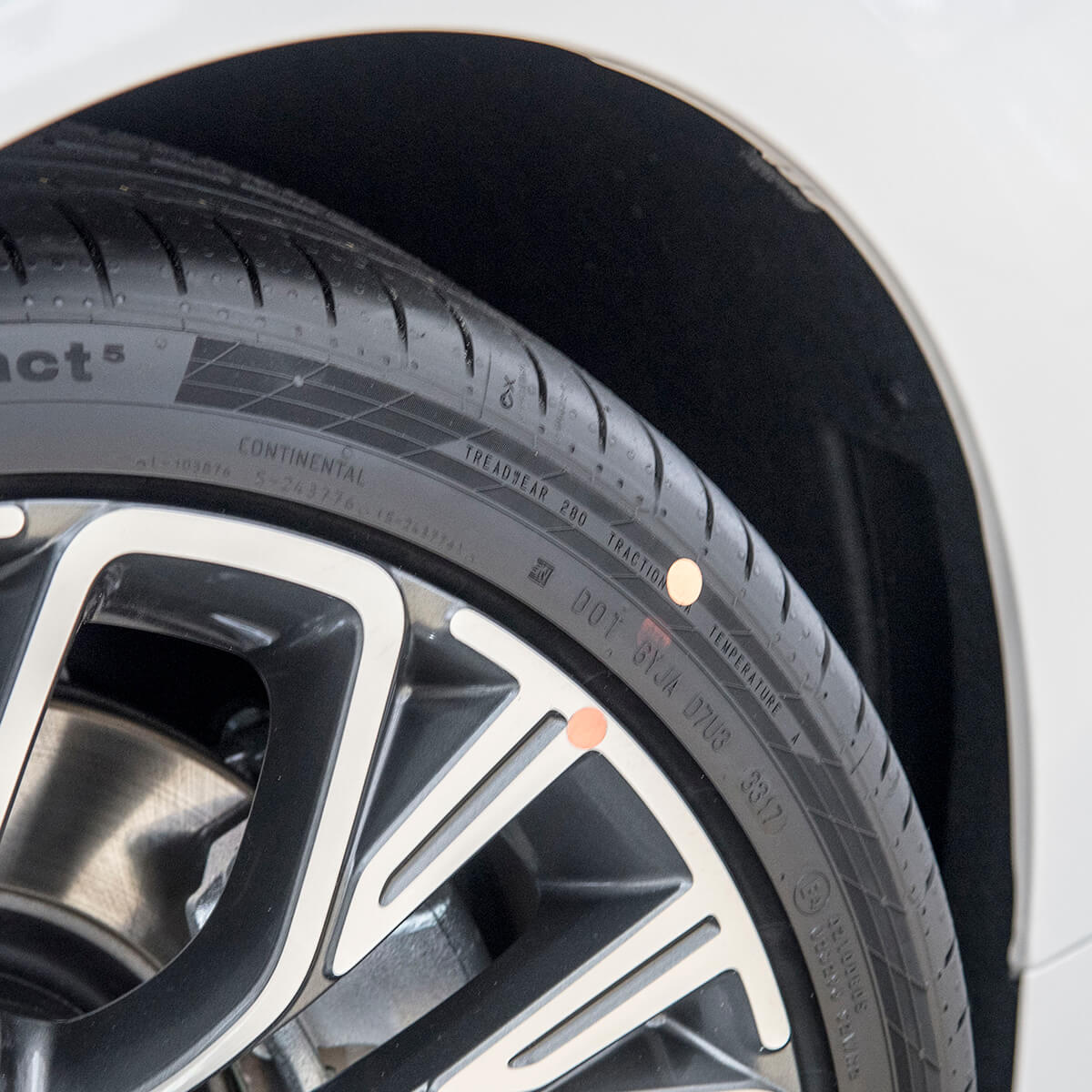 Etykiety motoryzacyjne na opony